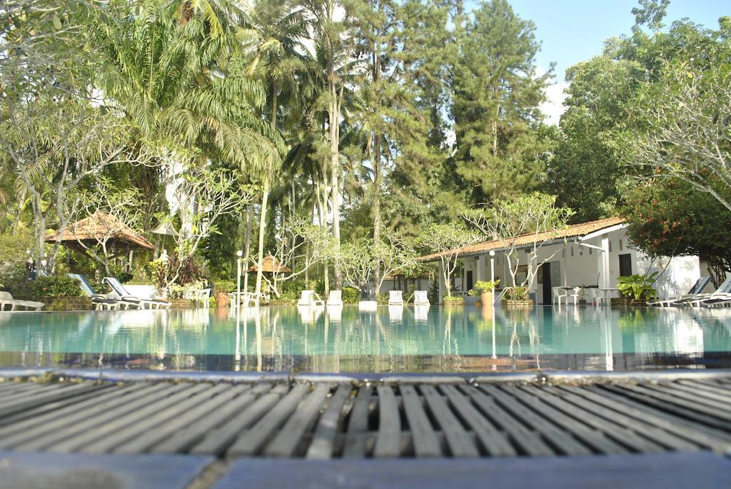 Ratnaloka Tour Inns Ratnapura Buitenkant foto