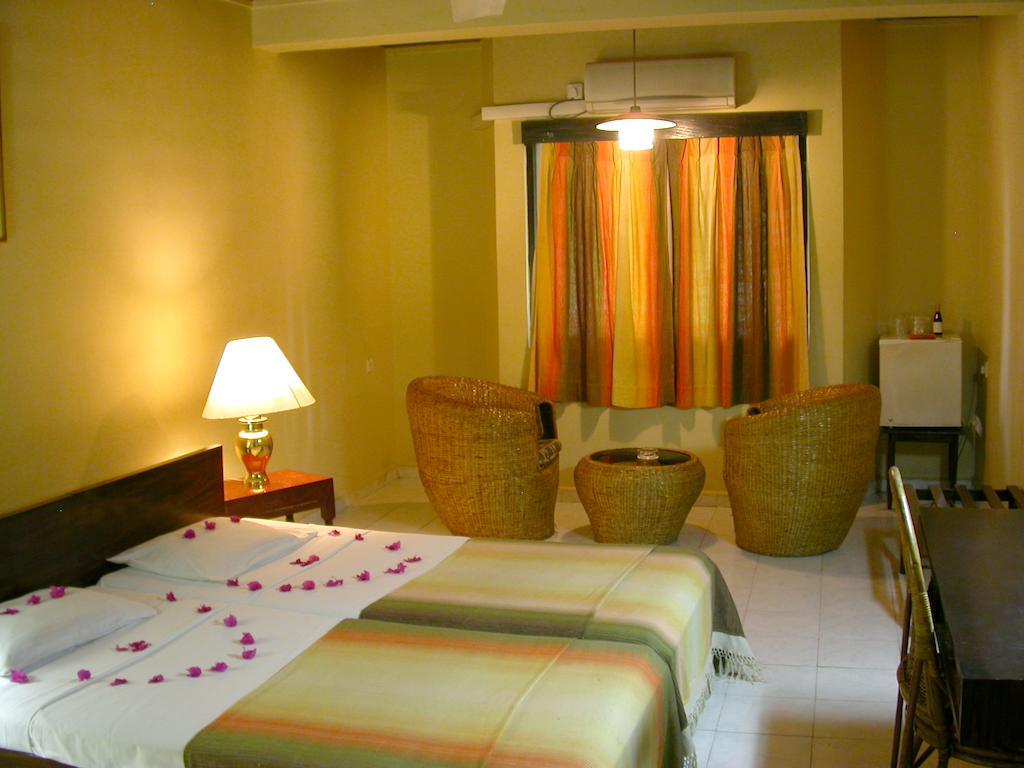 Ratnaloka Tour Inns Ratnapura Kamer foto