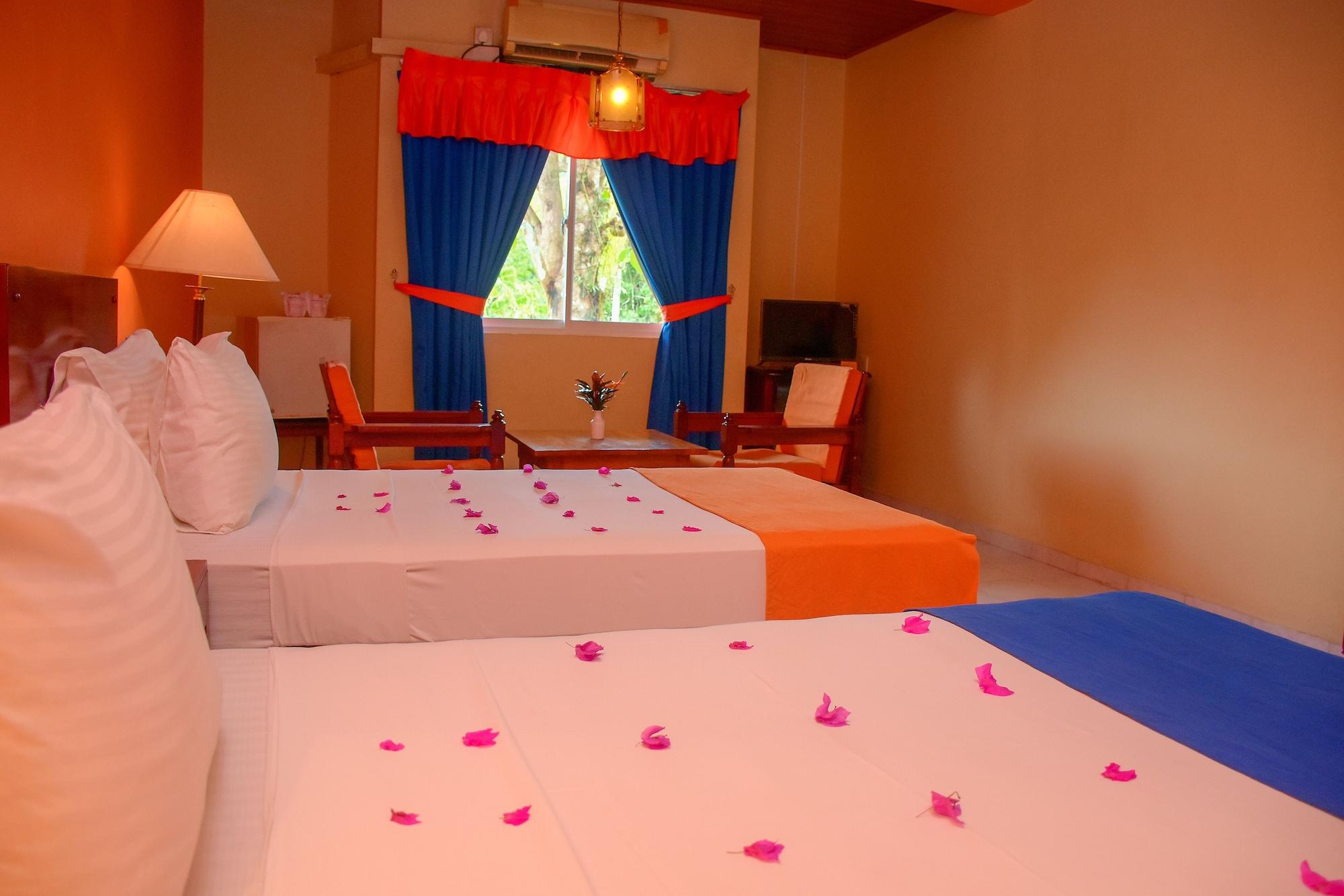 Ratnaloka Tour Inns Ratnapura Buitenkant foto