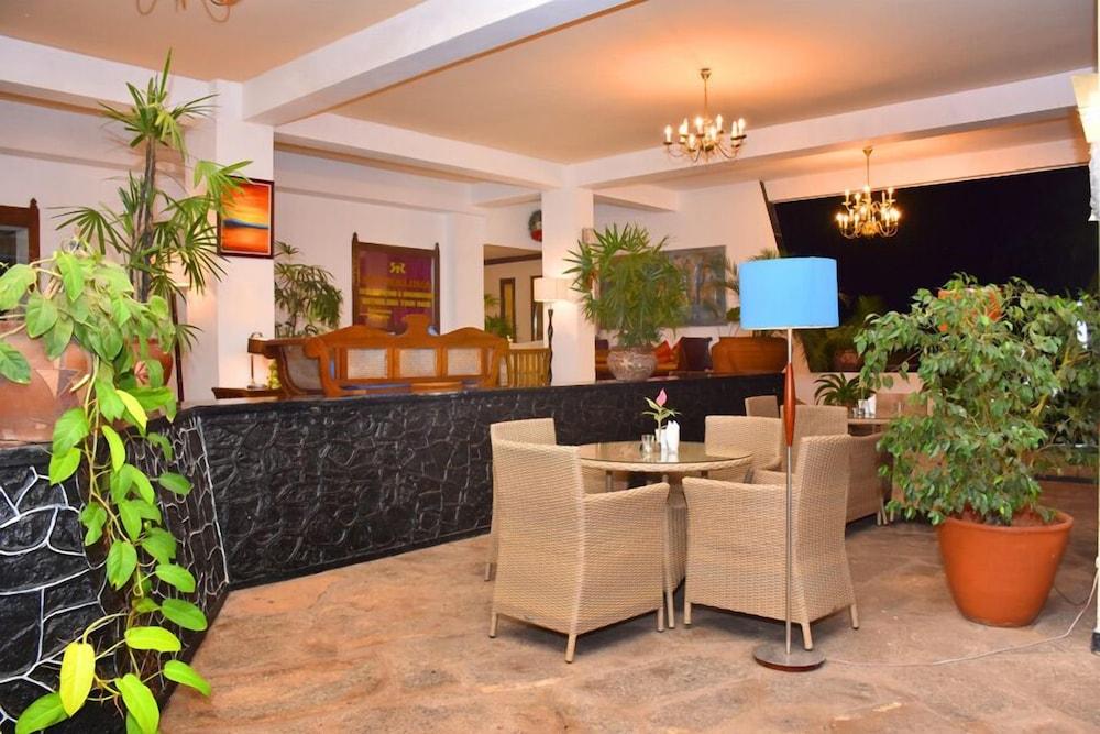 Ratnaloka Tour Inns Ratnapura Buitenkant foto