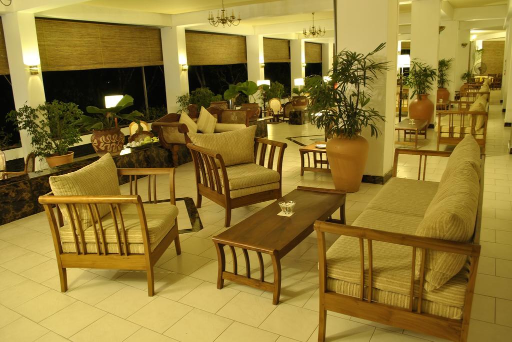 Ratnaloka Tour Inns Ratnapura Buitenkant foto